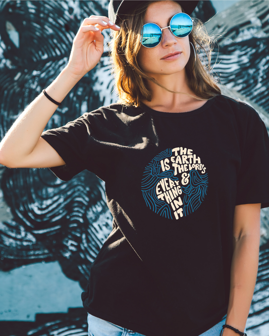 The earth is the Lords, Unisex Classic Crew T-Shirt